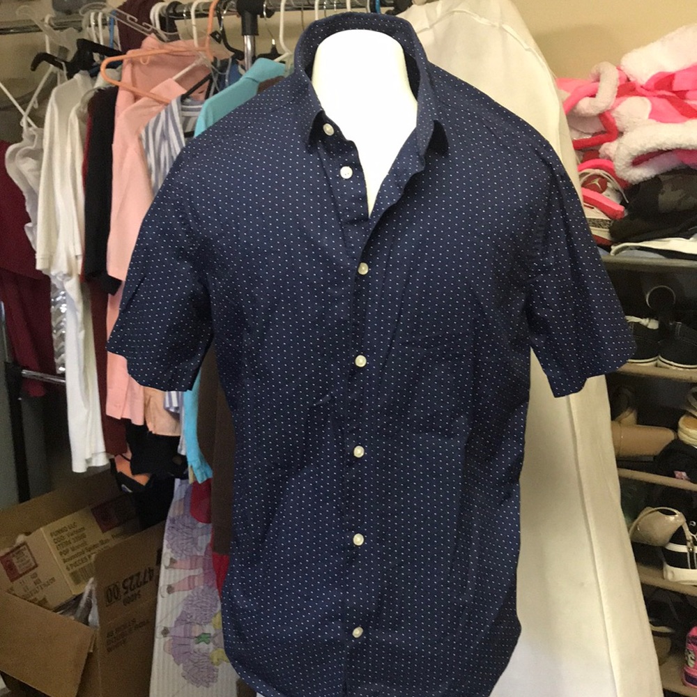 H&M shirt size medium